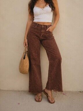 NWT Liverpool Hannah Crop Flare Leopard Print Jeans Raw Hem Brown Animal Print
